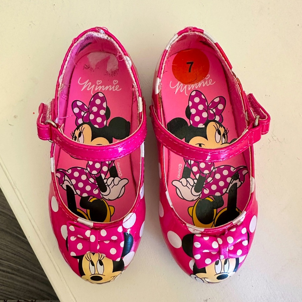Toddler size 7 Minnie Shoes